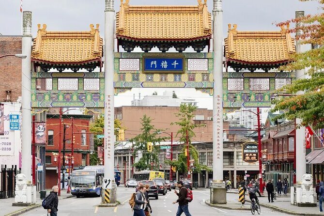 Canada Place, Queen Elizabeth 1-day City Tour in Vancouver - A Deep Dive into the Vancouver Day Tour