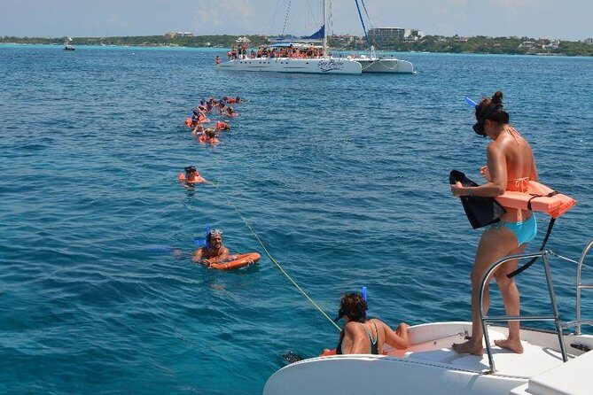 Cancun All Inclusive Catamaran Tour to Isla Mujeres - FAQ