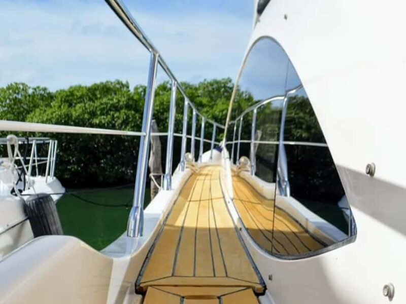 Cancun: Azimut 47 Fly Private Yacht - 6 hours to Isla Mujeres - A Detailed Look at the Experience