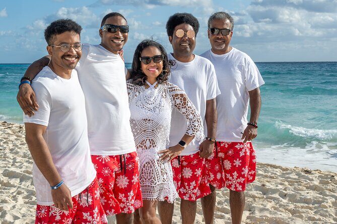 Cancun Beach Photoshoot with a Professional Photographer - Who Will Love This Experience?