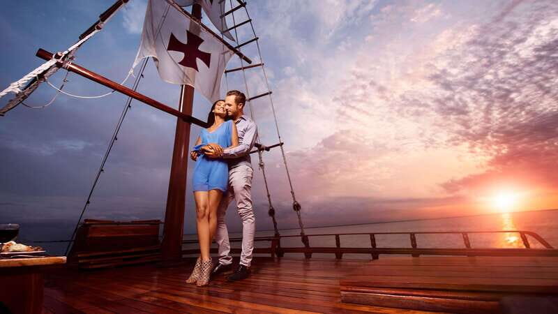 Cancun: Columbus The Romantic Dinner Cruise - What You Can Expect from the Experience
