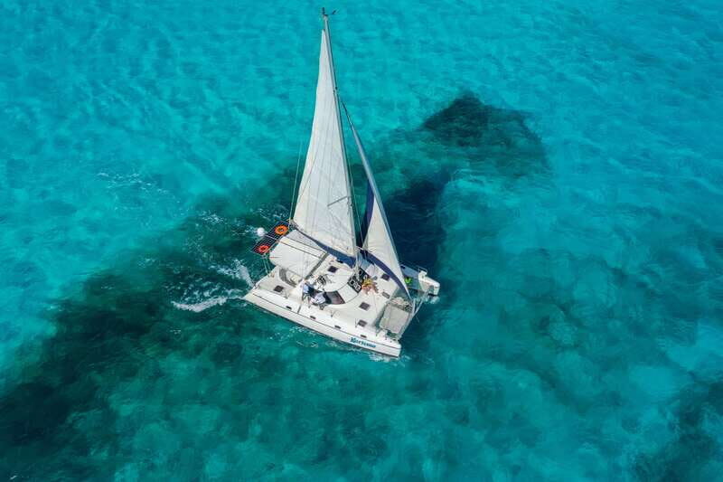 Cancun: Half Day Private Catamaran with Snorkeling. 25 guest - The Sum Up