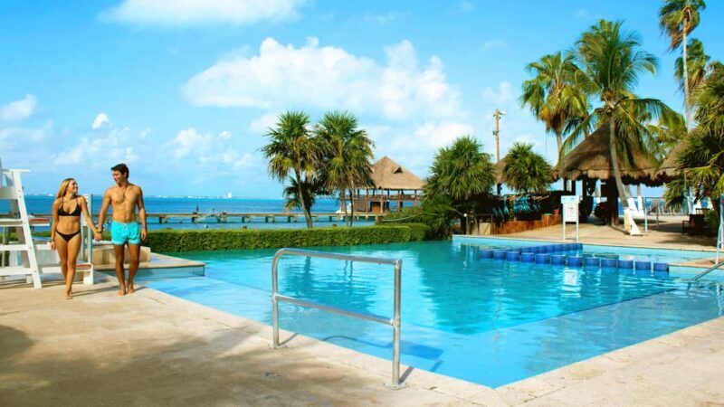 Cancun: Isla Mujeres Catamaran with buffet lunch & open bar - FAQ