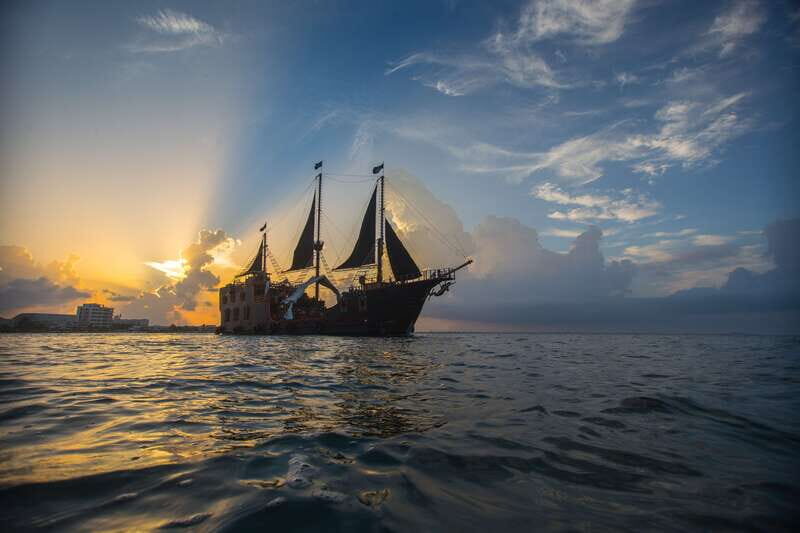 Cancún: Jolly Roger Pirate Dinner Cruise 2025 - Cancún: Jolly Roger Pirate Dinner Cruise 2025 — A Detailed Review