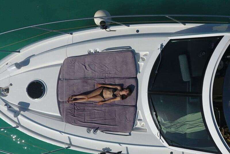 Cancun: Luxury Sunseeker 50 Yacht Charter to Isla Mujeres - Key Points