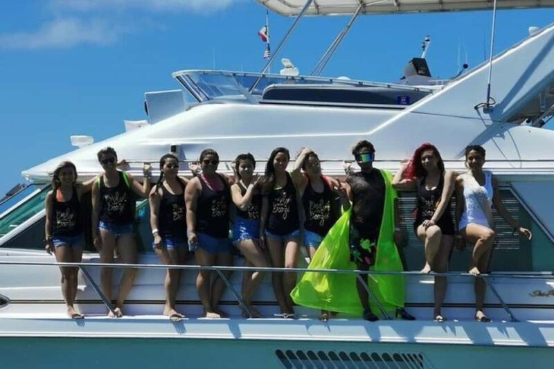 Cancun: Luxury Yacht Tour to Isla Mujeres Chef #GMBSR55FUN - FAQ