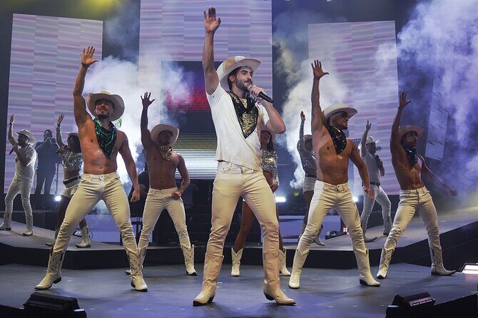 Cancun Night Show: MYST Mexican Madness - Location and Atmosphere