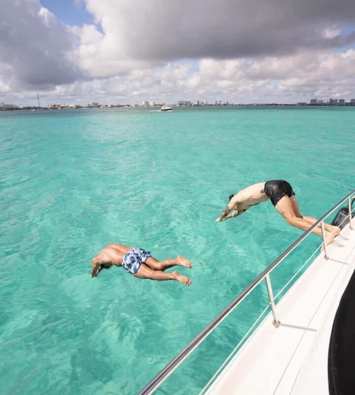 Cancun: Rent a Sea Ray F43 yacht to Isla Mujeres - Frequently Asked Questions