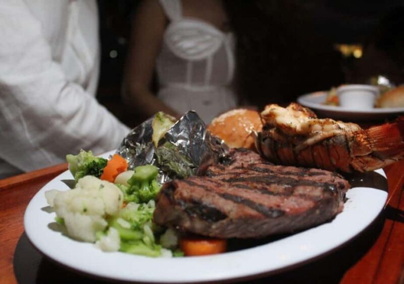Cancun: Romantic evening in galleon with dinner and open bar - Weather and Clothing