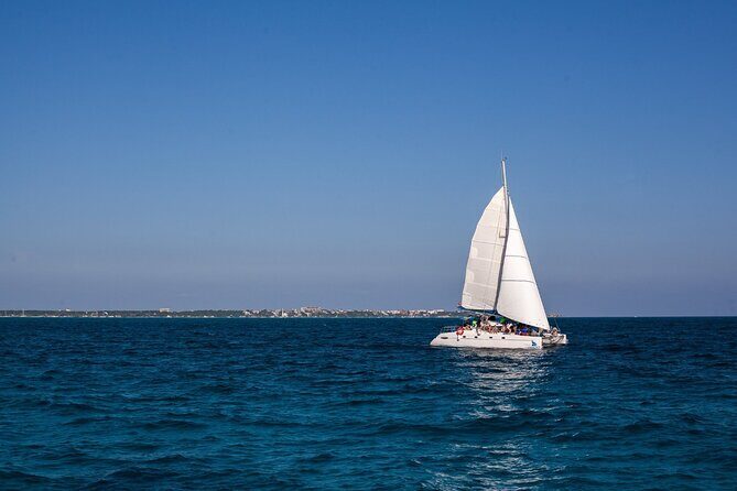 Cancun Sailing Catamaran Islas Mujeres With Luxury Beach Club - A Detailed Look at the Cancun Sailing Catamaran Tour