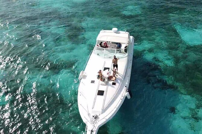 Cancun yachts rental BEATIFUL YACHT 46FT, 15 PAX MAX 25P6 - A Yacht Day in Cancun: What to Expect from the 46-Foot Private Charter