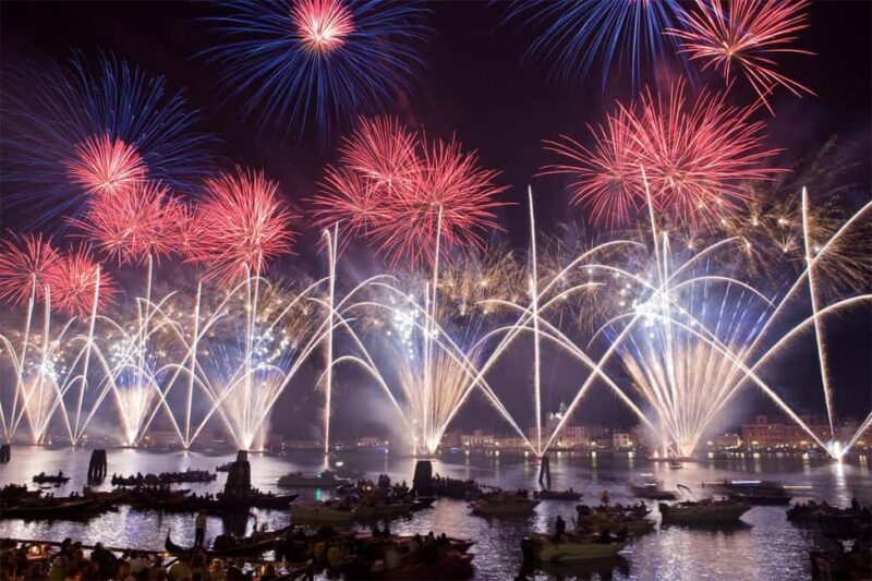 Cannes : Mandelieu Fireworks by private boat - An In-Depth Look at the Experience