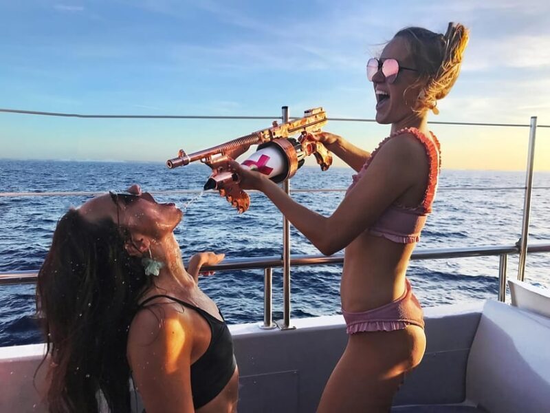 Cannes: Party Boat with Live DJ - Key Points