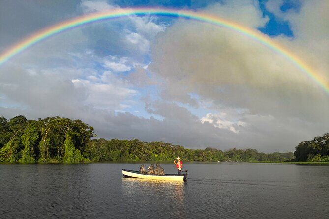 Canoe tour dentro del Parque - An In-Depth Look at the Canoe Tour Experience