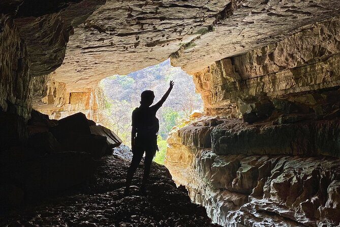 Canyoning El Chorreadero Cave- Adventure Chiapas - A Deep Dive into Canyoning at El Chorreadero Cave