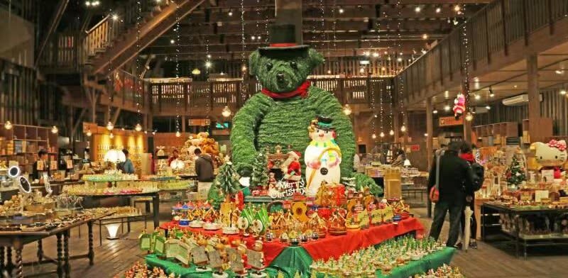 Cape Camui & Shiroi Koibito Park & Otaru & Shakotan Day Tour - The Steam Clock is a short pause