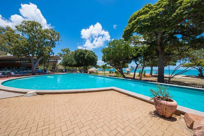 Cape Gloucester Getaway -2 Hour Helicopter & Resort Visit - The Complete Experience