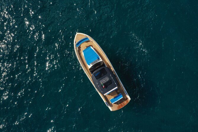 Capri: discover the beauties of the island aboard a Luxury Boat - Practical Details & Considerations