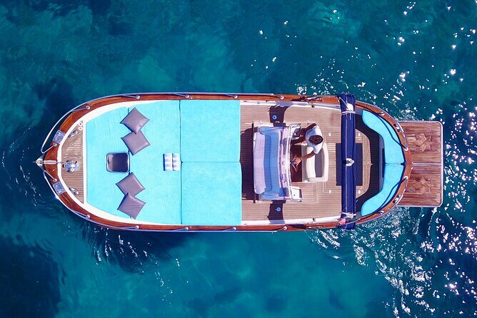 Capri excursion in a private boat - Key Points
