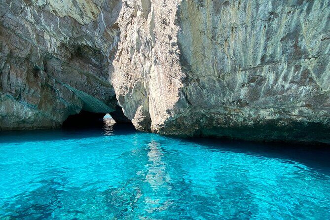 Capri excursion in a private boat - Who Should Book This Tour?