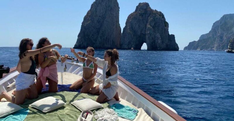 Capri: Island and Grottos Boat Cruise with Snacks and Drinks - A Closer Look at the Capri Grotto Boat Cruise