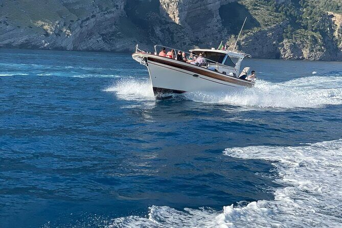 Capri Island shared boat tour - Experience the Best of Capri with a Shared Boat Tour from Sorrento