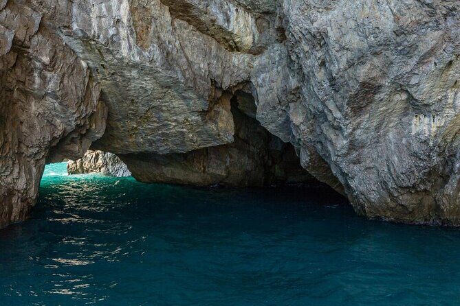 Capri Mini Cruise and City Sightseeing Day Trip from Naples - Key Points