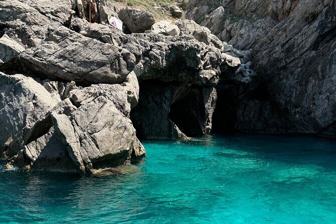 Capri Positano and Amalfi Ischia Private Boat Tour from Sorrento - Experience the Beauty of the Amalfi Coast and Capri on a Private Boat Tour from Sorrento