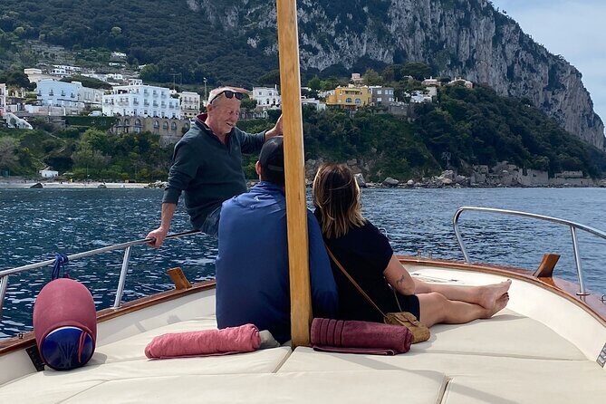 Capri Private Boat Tour from Capri (3 hours) + Blue Grotto - FAQs