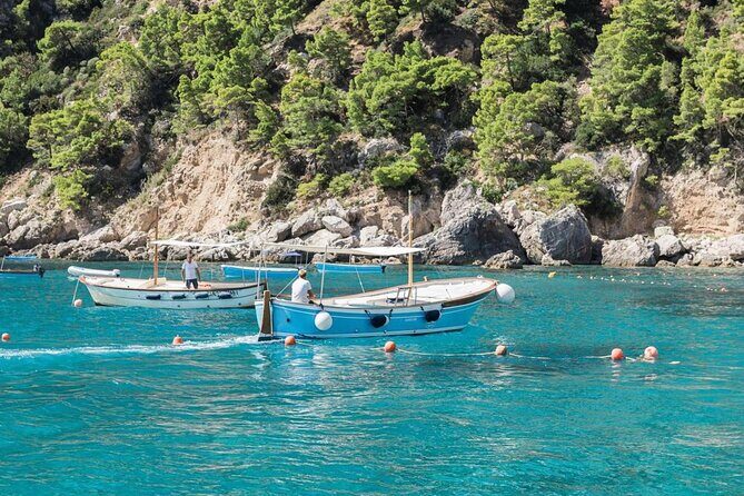 Capri tour with "Gozzo" (3 hours) - Experience Capri from the Water: A 3-Hour Gozzo Boat Tour