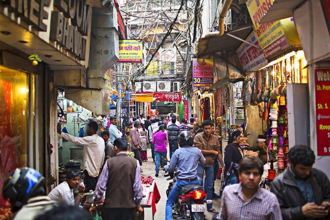 Captivating Walk through Old Delhi's Colorful Chandni Chowk & Private Transfer - Discover Old Delhi in a Private Walk Through Chandni Chowk