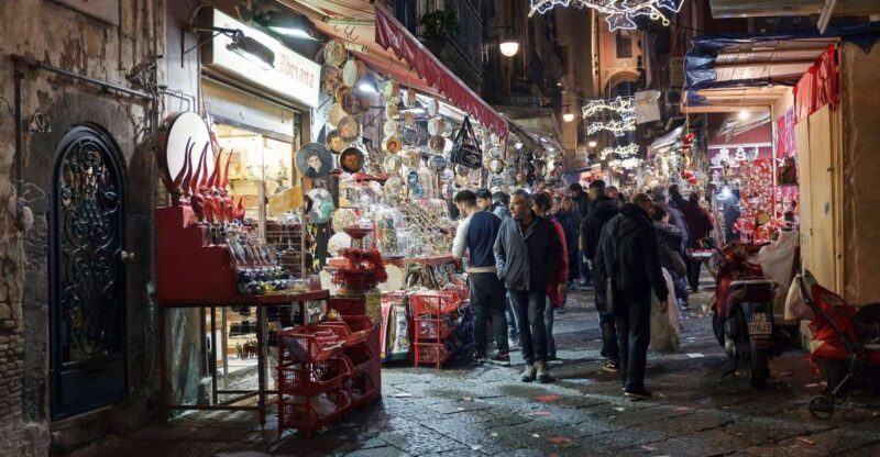"Capturing the Magic": Explore the Naples Christmas Market - In-Depth Review of "Capturing the Magic"