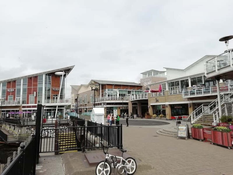 Cardiff Bay: Highlights Private Guided Tour - Key Points