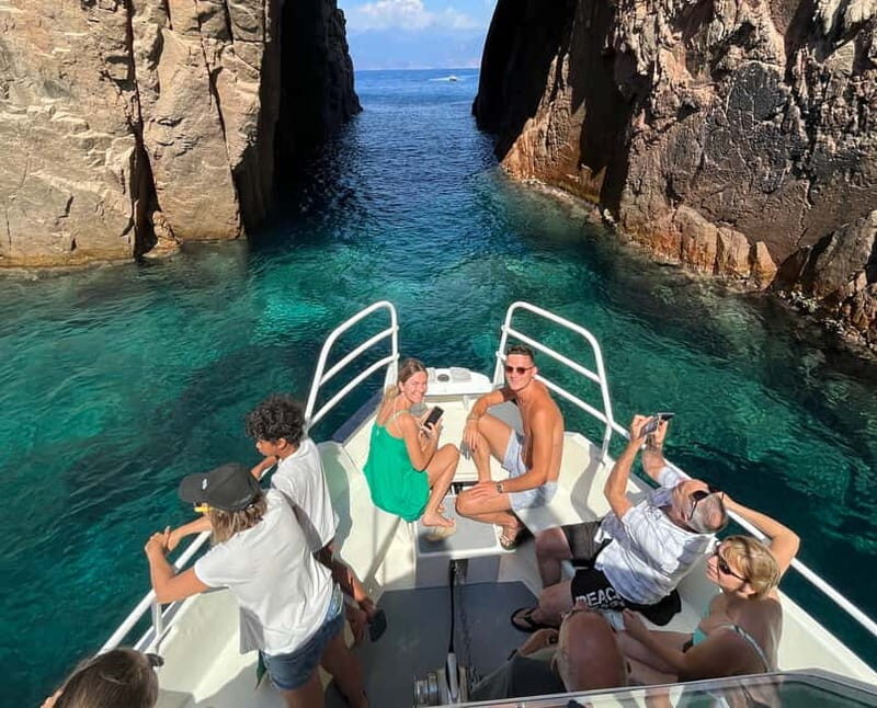 Cargèse: Calanques of Piana on a family boat - Discover the Calanques of Piana from Cargèse on a Family Boat Tour