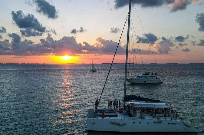 Caribbean Sunset to Isla Mujeres - Sunset and Return: The Highlight of the Tour