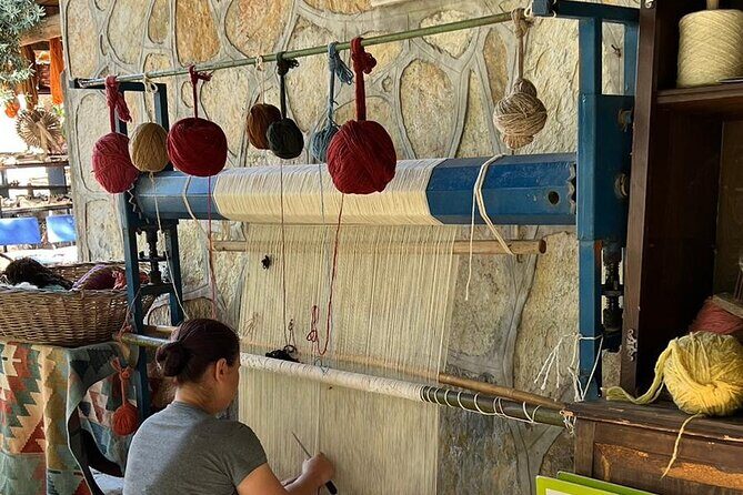 Carpet Weaving Art Lessons & Experience - An In-Depth Look at the Carpet Weaving Experience