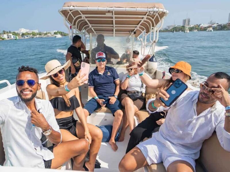 Cartagena: 5 Rosario Islands, Full party with drinks, Snorkeling and lunch - Key Points