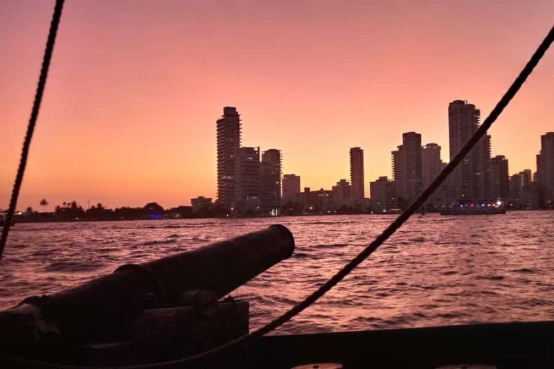 Cartagena, CO: Sunset Skyline Pirate Boat Tour with Drinks - Key Points