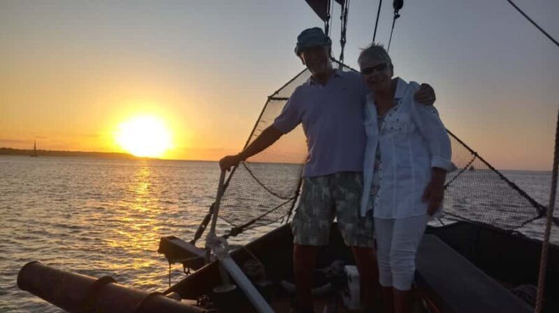 Cartagena, CO: Sunset Skyline Pirate Boat Tour with Drinks - Who Should Consider This Tour?