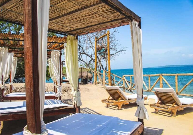 Cartagena: Encantada in Rosario Islands Boat Trip - Authentic Experiences and Challenges