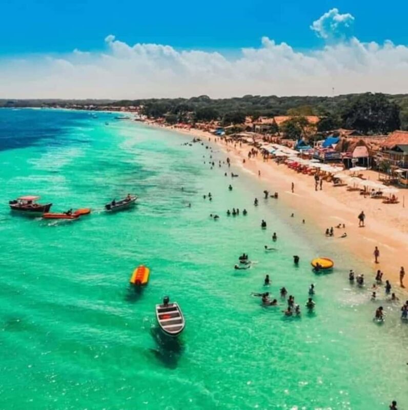 CARTAGENA: EXCURSION to the Rosario Islands by boat and white beach by bus. - Key Points