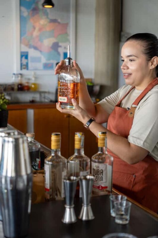 Cartagena: Express Rum and Chocolate Tasting Experience - Key Points