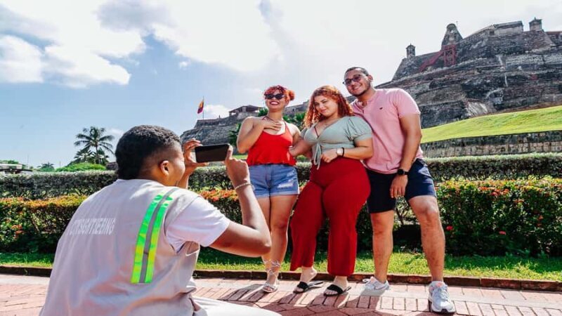 Cartagena: Guided Selfie and Walking Tour with Beer Tasting - Exploring Cartagena’s Getsemaní on Foot and Screens