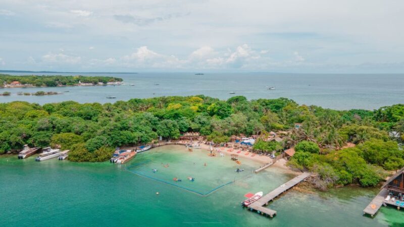 Cartagena: Islabela Islands Boat Trip with Lunch & Cocktail - Who Should Consider This Tour?