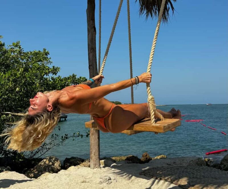 Cartagena: La Punta Beach Club Day Pass (Lunch included) - The Experience in Detail