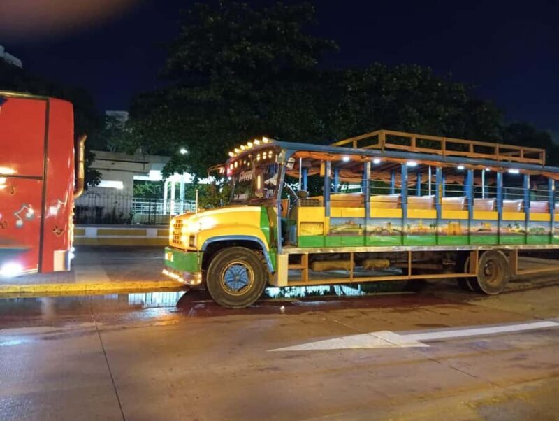 Cartagena: Party on a typical bus crossing the city - FAQ