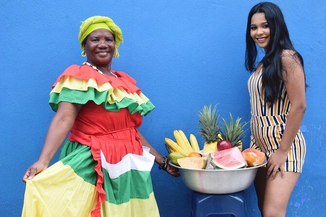 Cartagena Photo Walk & Coffee (Available in English and Spanish) - Key Points