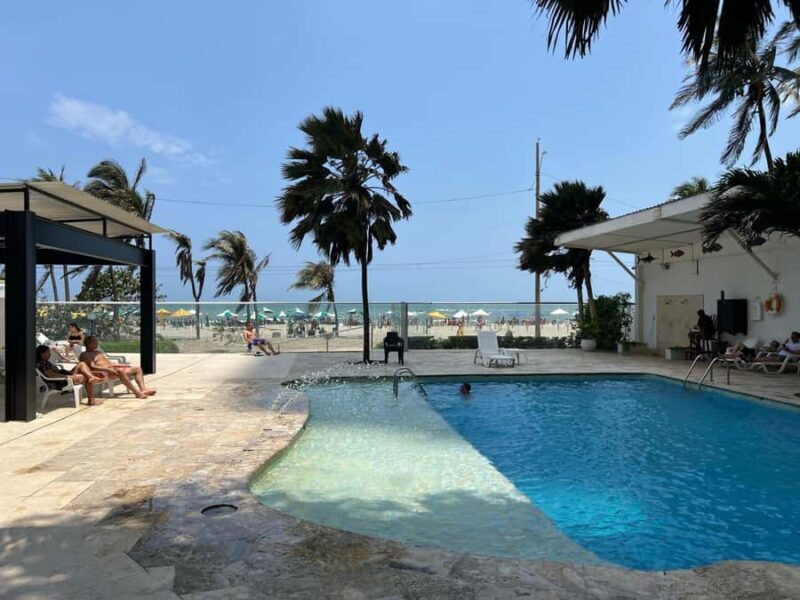 Cartagena: Pool day at Hotel Playa Club in front of the sea in Bocagrande - Key Points