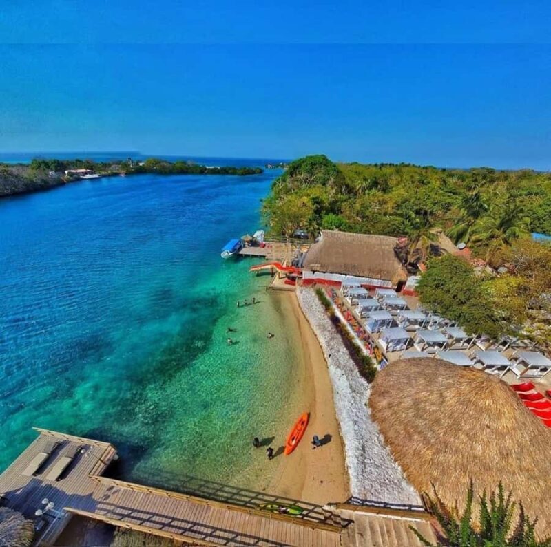 Cartagena: PRIVATE Island in the ROSARIO Islands, Pool+Lunch - Key Points