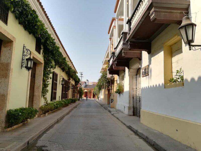 Cartagena: Private Walking Tour with German or Italian Guide - Exploring Cartagena Through a Private Lens